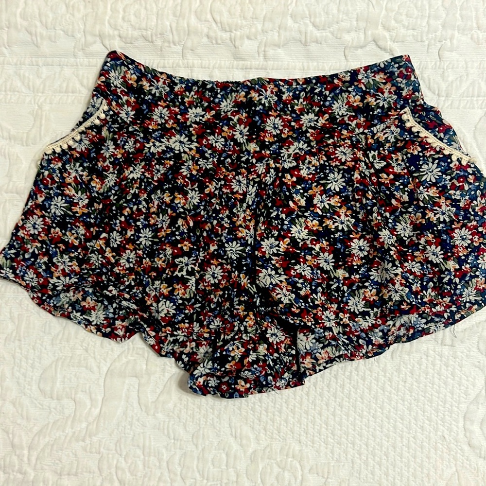 🧚‍♀️🧚‍♀️🧚‍♀️🧚‍♀️ POL SHORTS SIZE SMALL NWT 🧚‍♀️🧚‍♀️🧚‍♀️🧚‍♀️